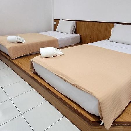 Api-Api Guesthouse Кота Кинабалу Екстериор снимка