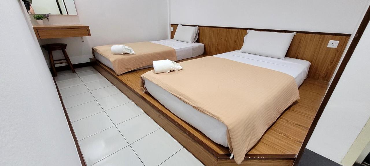 Api-Api Guesthouse Кота Кинабалу Екстериор снимка