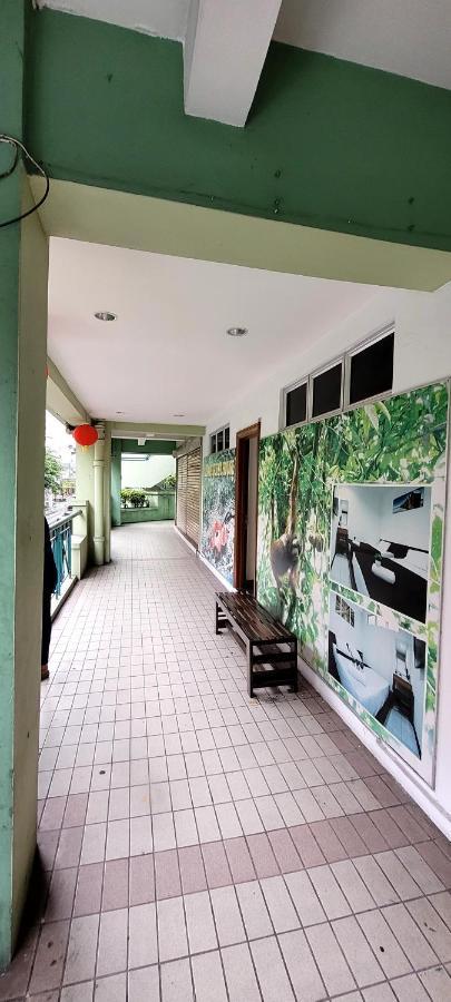 Api-Api Guesthouse Кота Кинабалу Екстериор снимка