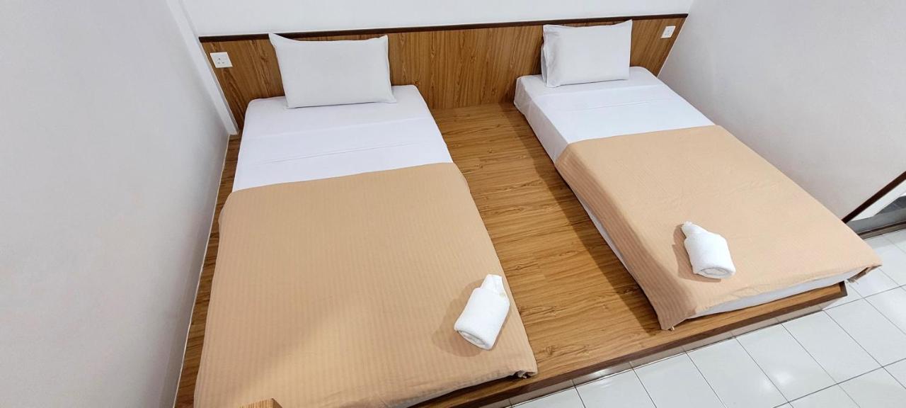 Api-Api Guesthouse Кота Кинабалу Екстериор снимка